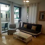 Stunning 1 Bedroom 1 Bathroom Modern Condo Few Blocks To The Beach And 5Th Avenue