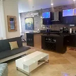 Stunning 1 Bedroom 1 Bathroom Modern Condo Few Blocks To The Beach And 5Th Avenue
